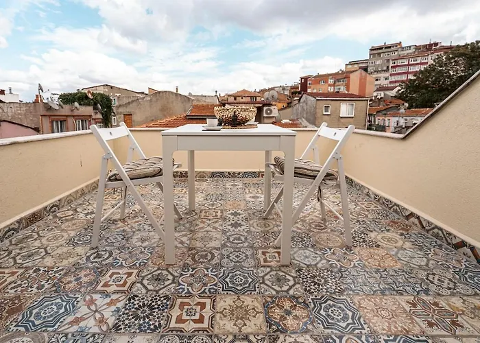 Апартаменты Mercan Balat-the Hidden Terrace Стамбул